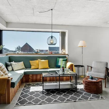 4 Bedroom Amazing In Hébergement de vacances *