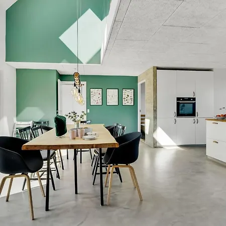 4 Bedroom Amazing In Ferienhaus