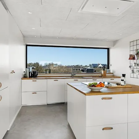 4 Bedroom Amazing In *